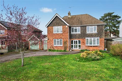 4 bedroom detached house for sale, Broadwell Road, Wrecclesham, Farnham, Surrey, GU10
