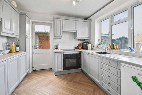 4 bedroom detached house for sale, Broadwell Road, Wrecclesham, Farnham, Surrey, GU10
