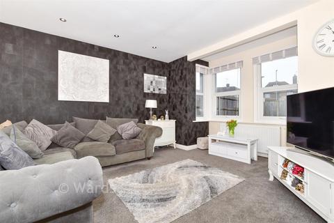 3 bedroom semi-detached house for sale, Tonbridge Road, Maidstone ME16