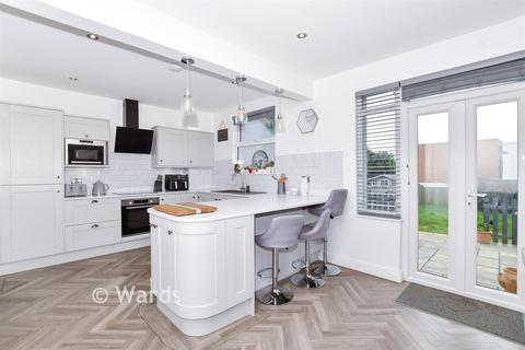 3 bedroom semi-detached house for sale, Tonbridge Road, Maidstone ME16