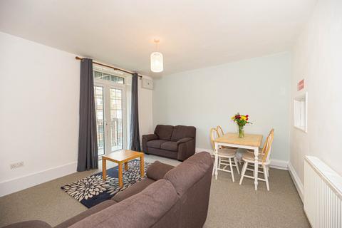 4 bedroom flat for sale, Tilson Gardens, London, SW2