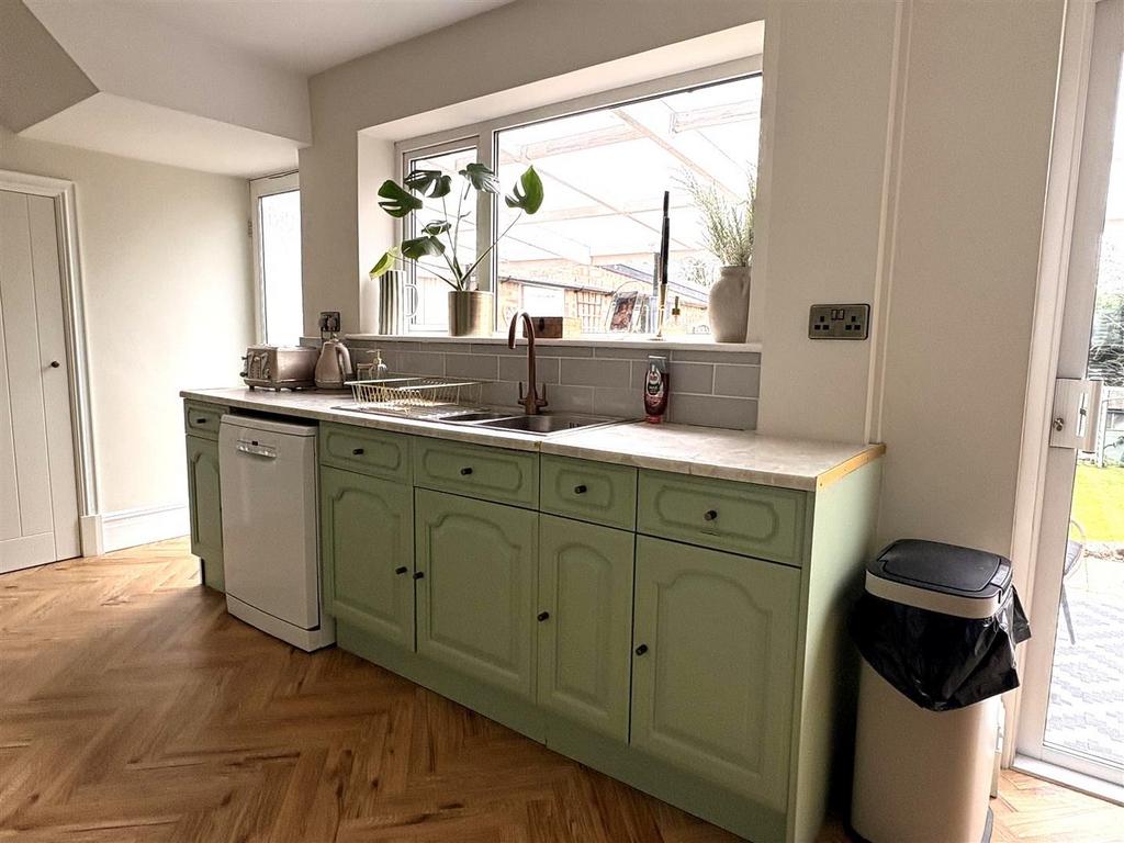 Open Kitchen/Diner