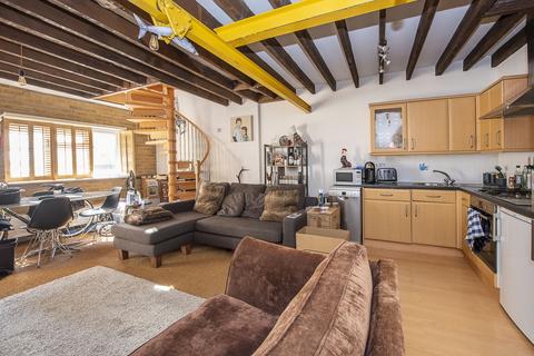 1 bedroom end of terrace house to rent, Richmond Road Twickenham TW1