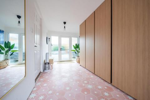 undefined, Vashon Close, Ludlow