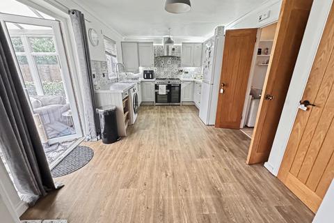 3 bedroom detached house for sale, Chaffinch Drive, Cullompton, EX15