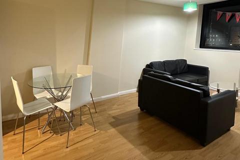 2 bedroom flat to rent, Mann Island, Liverpool L3