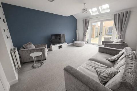 3 bedroom end of terrace house for sale, Hedley Close, Tyne and Wear DH4