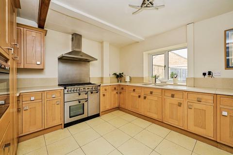 5 bedroom detached house for sale, Welmore Road, Glinton, Peterborough