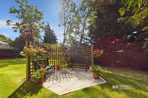 1 bedroom flat to rent, Epsom Road, Epsom, Surrey. KT17
