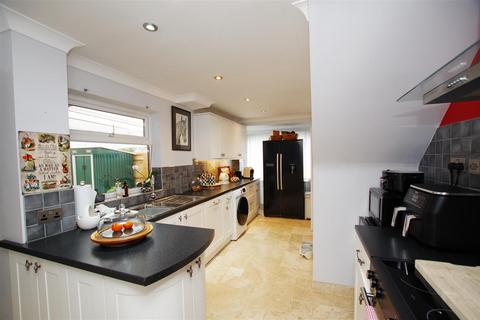 undefined, Heath Way, Swindon SN3