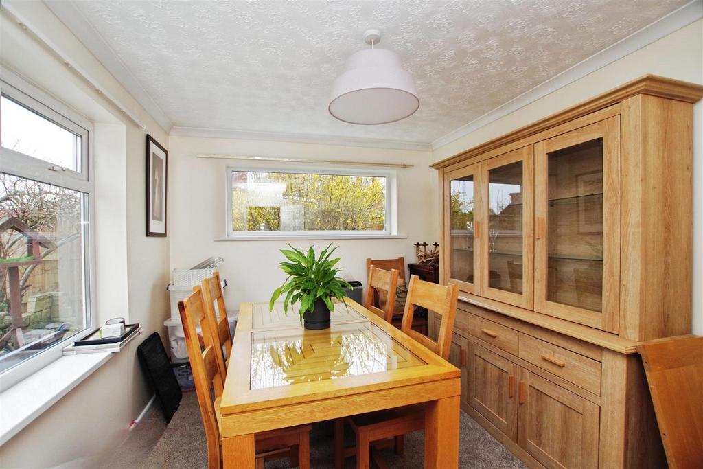 Bedroom/Dining Room