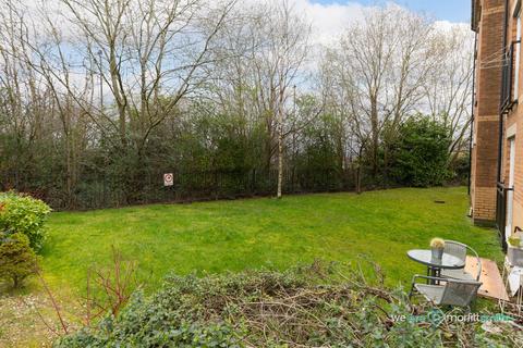 1 bedroom flat for sale, Oxclose Park Gardens, Halfway, S20 8GR