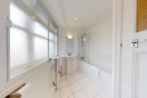 Studio to rent, Hill Street, Mayfair, W1J