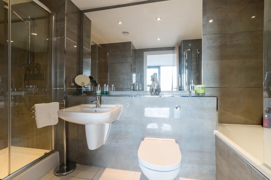 Bedroom Two En-suite