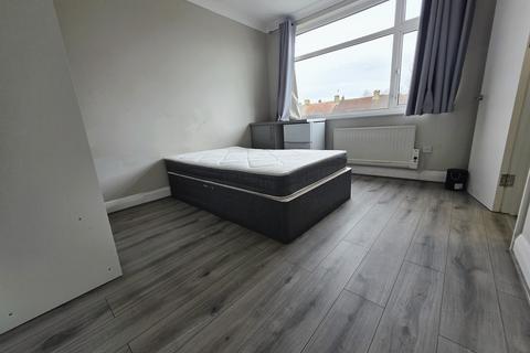 undefined, Johns Lane, Morden SM4