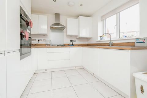 3 bedroom end of terrace house for sale, Vale View Road, Sproughton, Ipswich