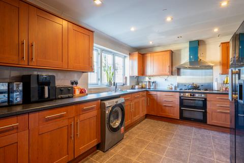 undefined, Valley Drive, Gravesend, DA12 5RR