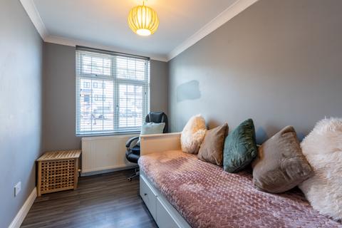 undefined, Valley Drive, Gravesend, DA12 5RR