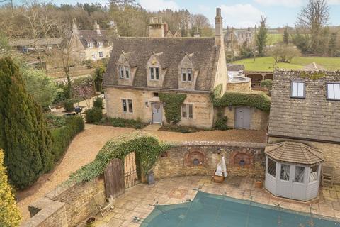 5 bedroom detached house for sale, Kettering NN14