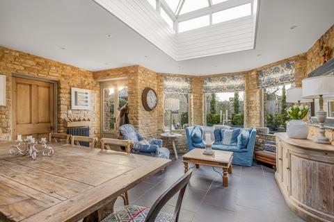 5 bedroom detached house for sale, Kettering NN14
