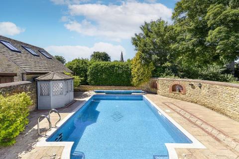 5 bedroom detached house for sale, Kettering NN14