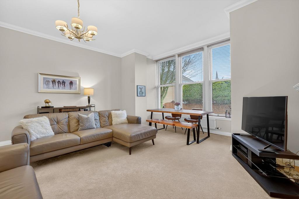 Lounge/Dining area