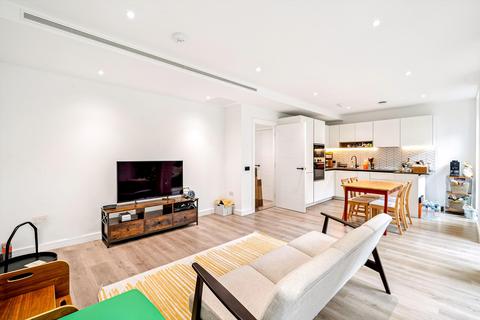 2 bedroom flat to rent, Leamore Street, London W6
