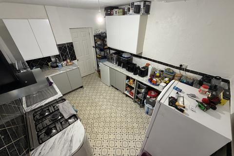 3 bedroom end of terrace house for sale, Knight Street, Stoke-on-Trent ST6