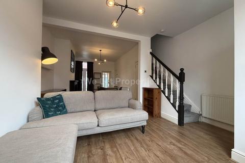 2 bedroom house to rent - Kenwyn Street, Manchester M40