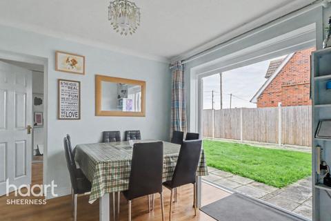 5 bedroom detached house for sale, Parish Road, Sheerness