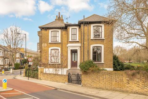 4 bedroom terraced house to rent, Lansdowne Drive, London E8
