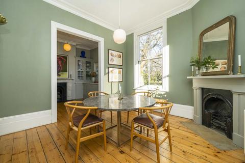 4 bedroom terraced house to rent, Lansdowne Drive, London E8