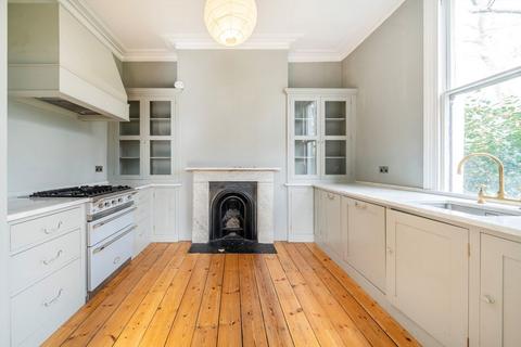 4 bedroom terraced house to rent, Lansdowne Drive, London E8