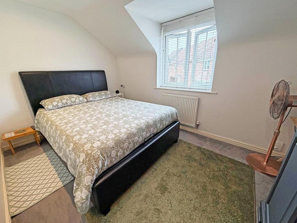 Bed 2.jpg