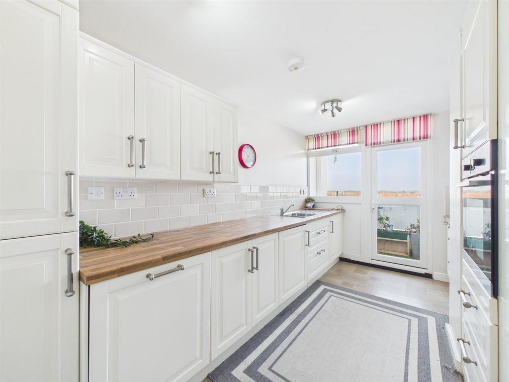 Kitchen 2.jpg