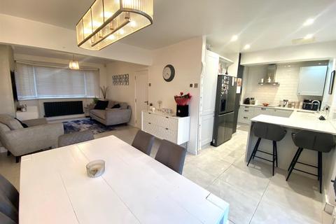 4 bedroom house for sale, Waltham Way, London