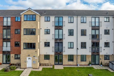 2 bedroom apartment to rent, St. Michael's Vale, Hebburn, NE31