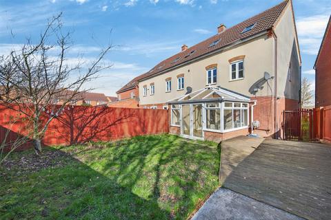 3 bedroom end of terrace house for sale, Garwood Crescent, Milton Keynes MK8