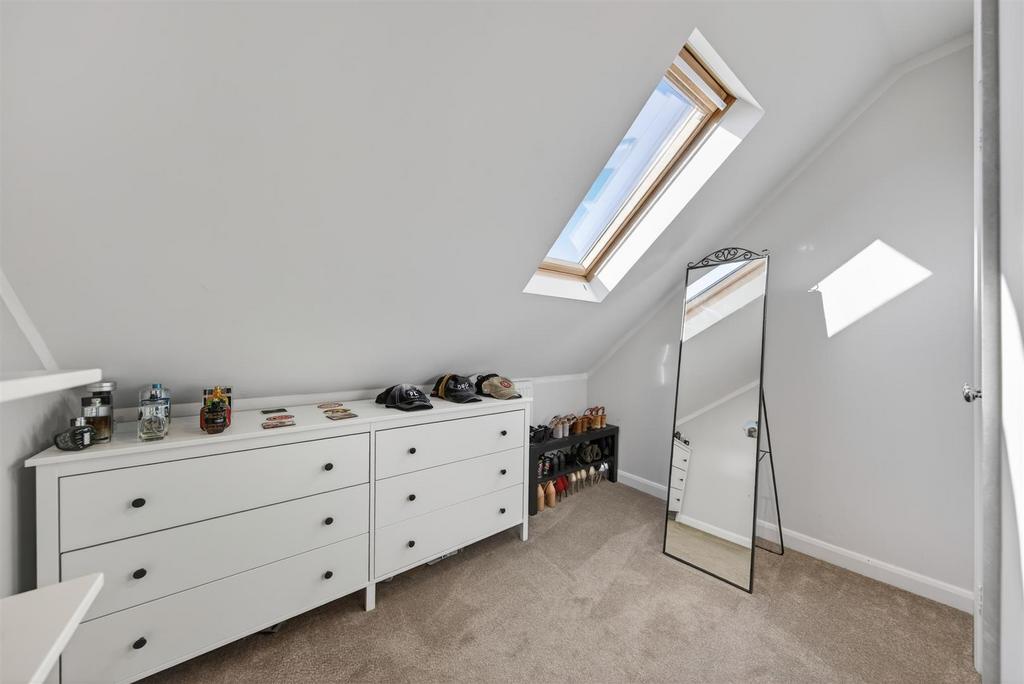 25 Garwood Cres Web29.jpg