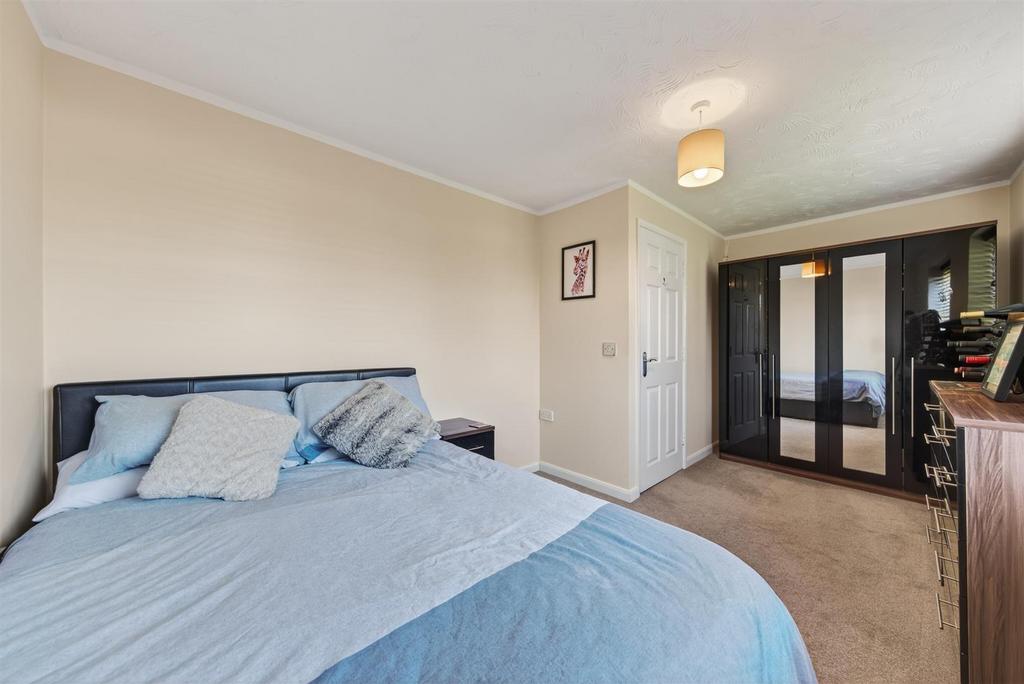 25 Garwood Cres Web26.jpg