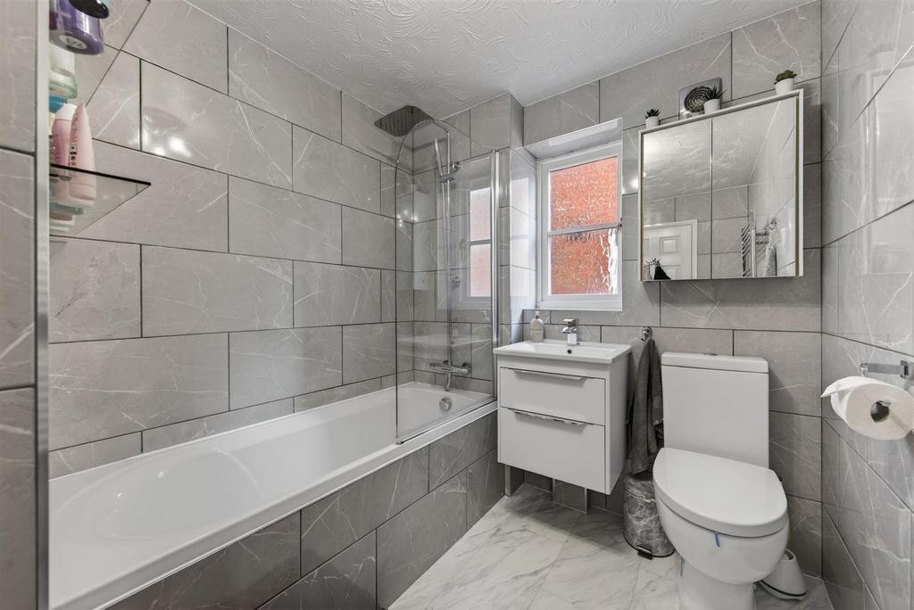 25 Garwood Cres Web24.jpg