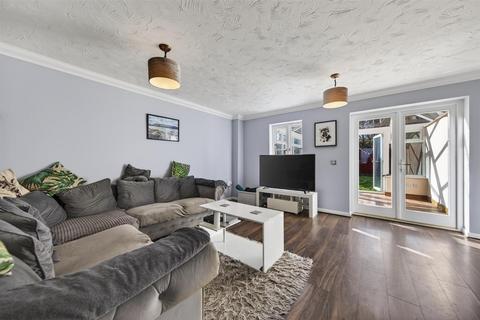 3 bedroom end of terrace house for sale, Garwood Crescent, Milton Keynes MK8