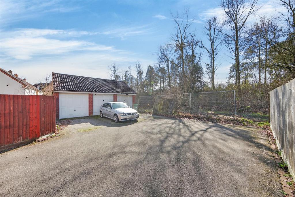 25 Garwood Cres Web05.jpg