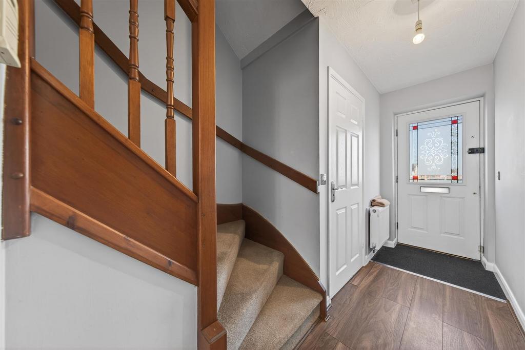 25 Garwood Cres Web11.jpg