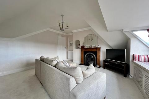 3 bedroom apartment for sale, Esplanade, Scarborough