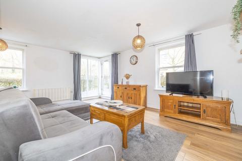 1 bedroom flat for sale, Bingley Court, Canterbury, Kent, CT1