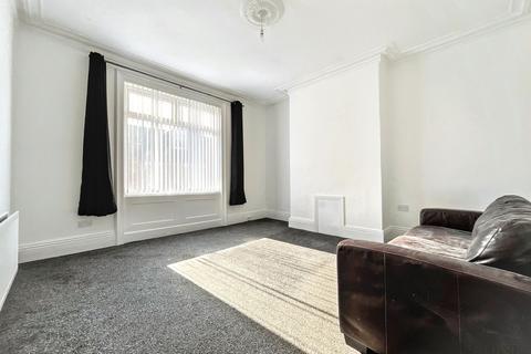 4 bedroom flat for sale, Albany Street West, South Shields, NE33