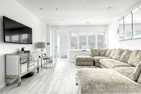 undefined, Hilltop Close, Cheshunt, EN7