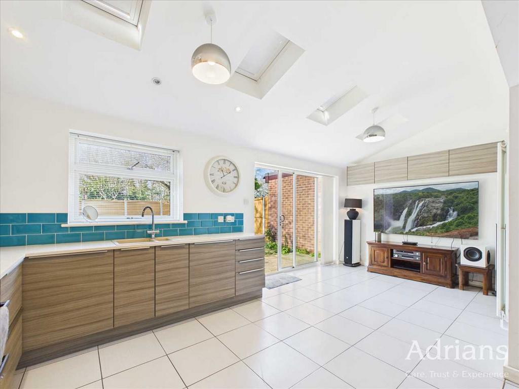 Kitchen/family area
