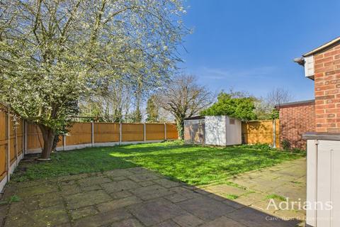 undefined, Hollycroft, CM2